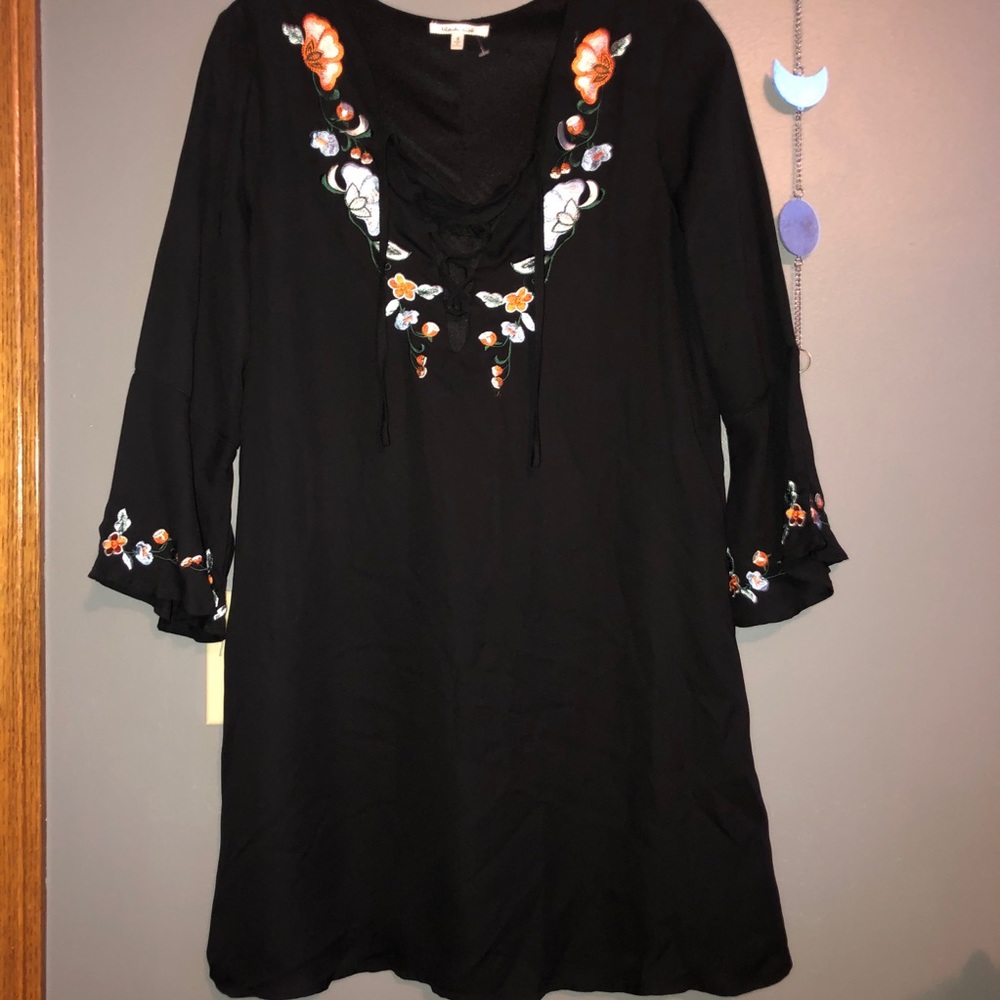 ⭐️super cute embroidered chiffon dress